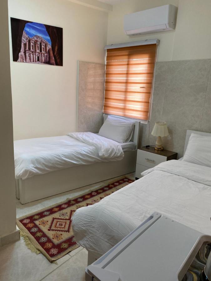 Rose City Inn Wadi Musa Exterior photo